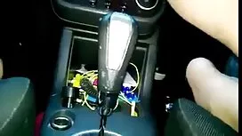 私はコンドームを取って、それを中に終えま ...