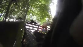 彼女のお尻を披露する間のポルノ アダルト ...