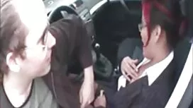 男は定期的に彼の妻の妹を蹴ります アダル ...