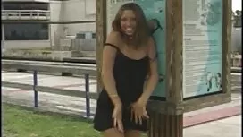 黒人の集団が白人の女の子を批判した 女性 ...